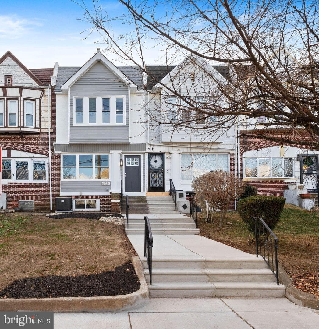 6034 W Columbia Avenue photo 1