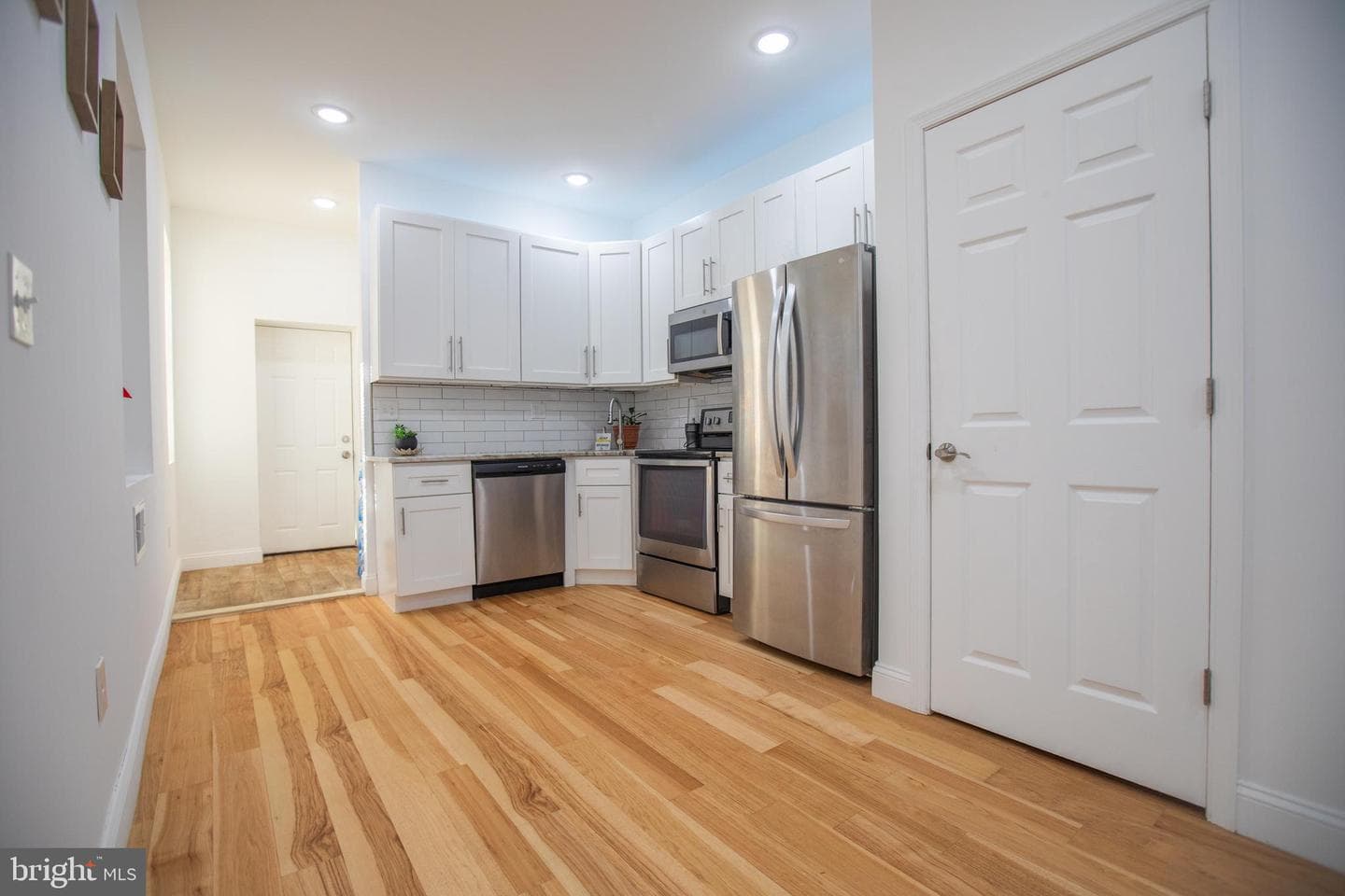 1424 S Vogdes Street photo 12