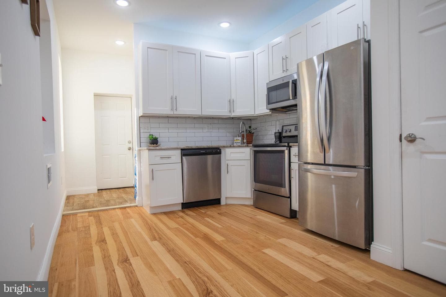 1424 S Vogdes Street photo 14
