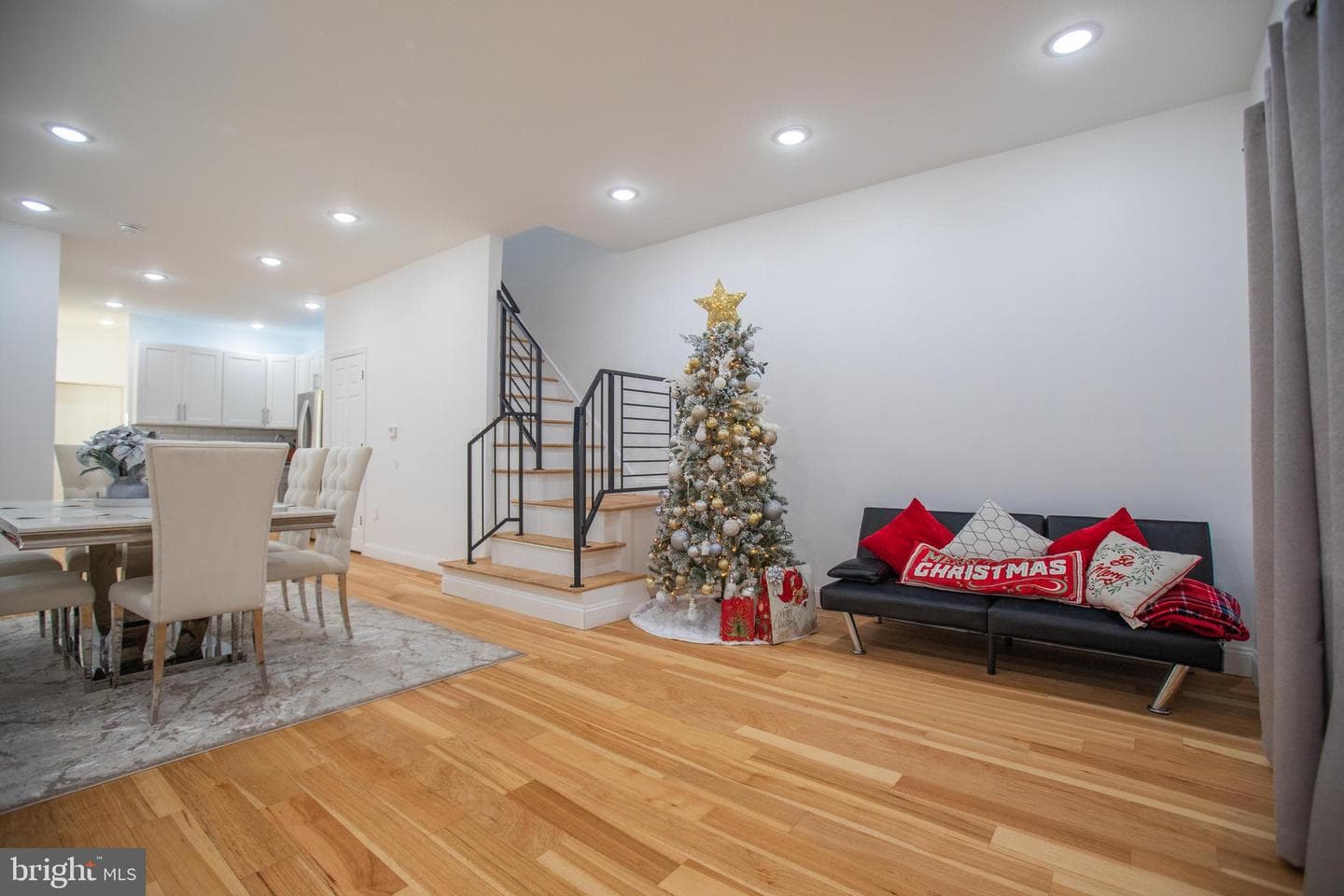 1424 S Vogdes Street photo 7