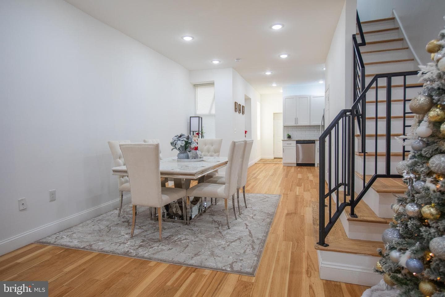 1424 S Vogdes Street photo 8