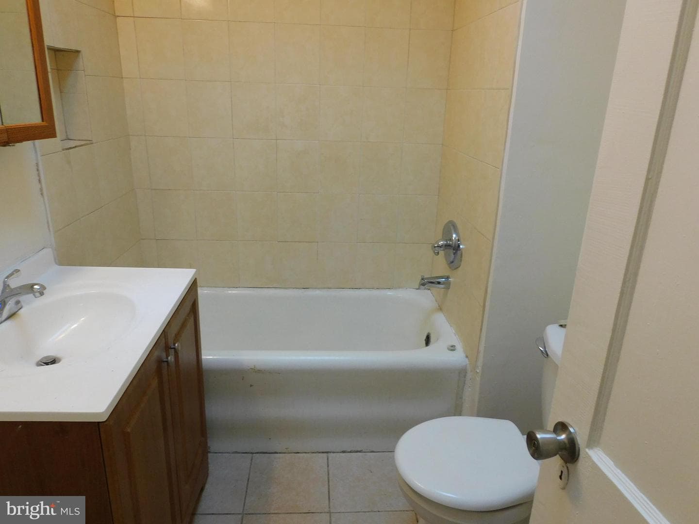 573 E Carver Street photo 16
