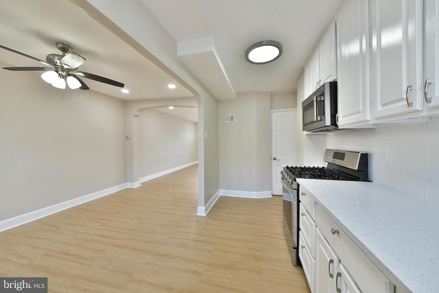 4533 Aldine Street photo 10