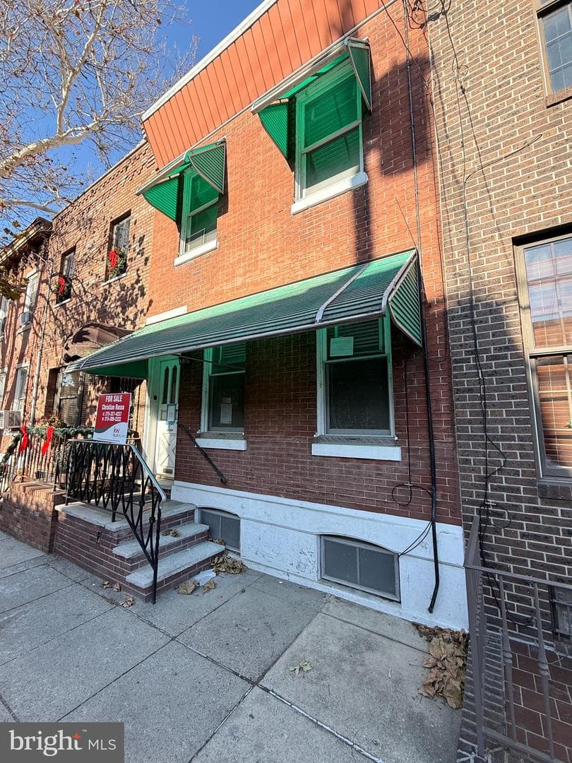 1031 Morris Street photo 2