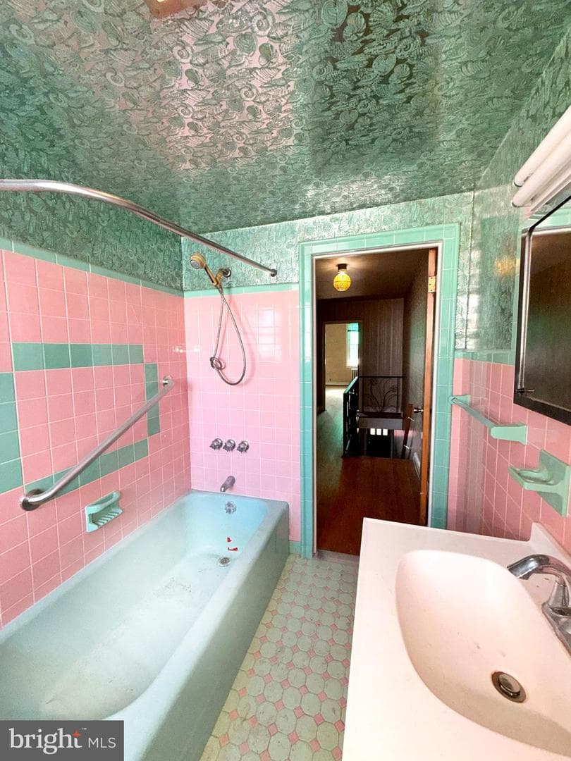 1031 Morris Street photo 36