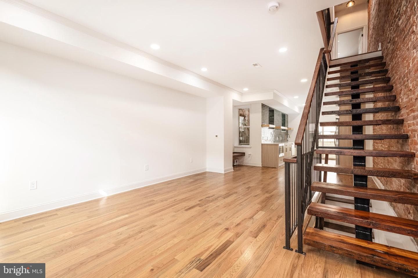 1231 S Markoe Street photo 37