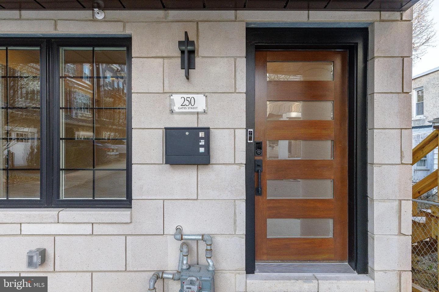 250 Gate Street photo 5