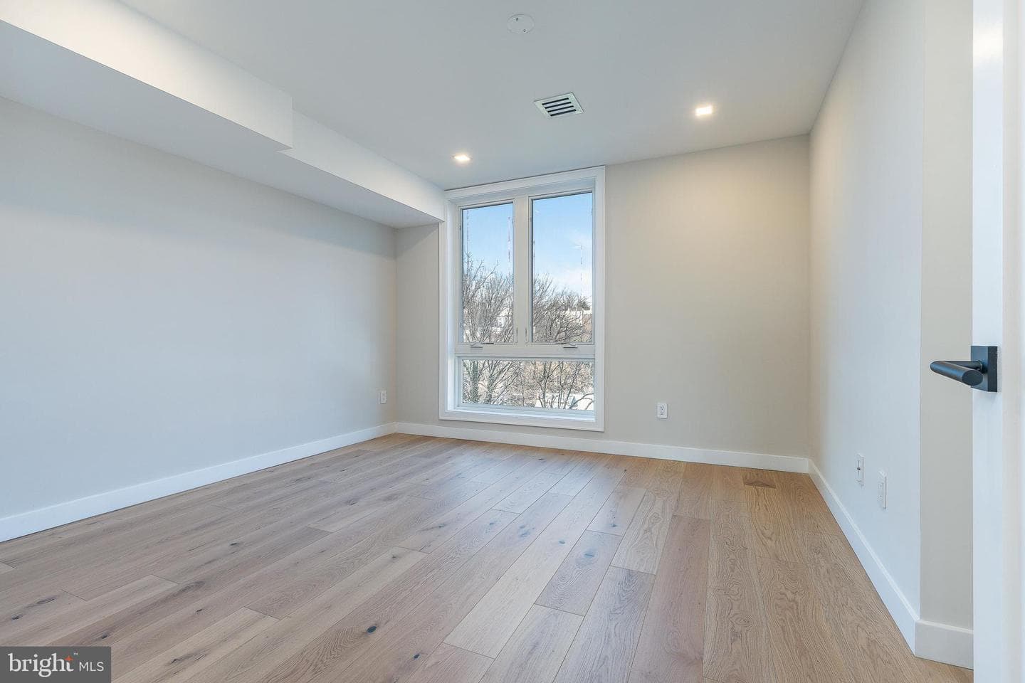 250 Gate Street photo 68