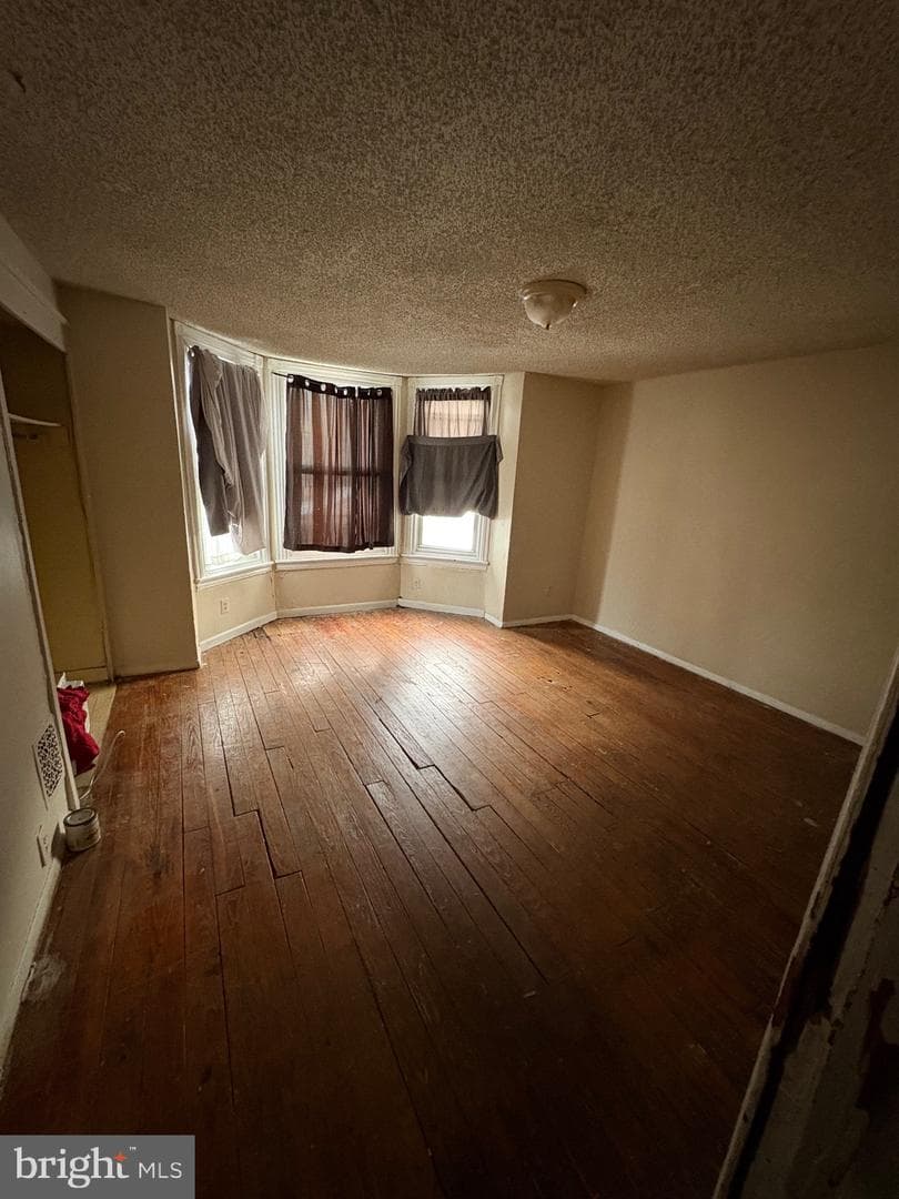 5754 Leonard Street photo 7