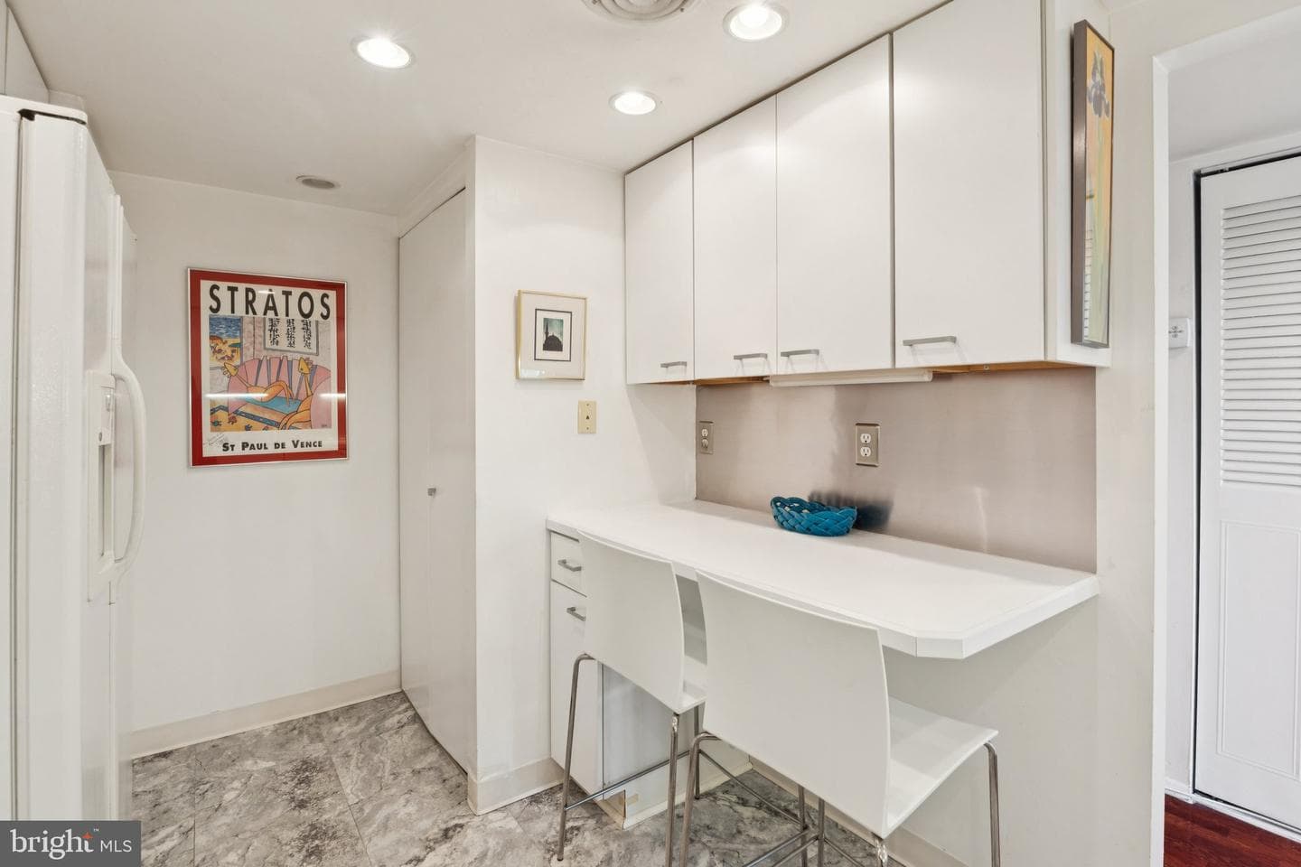 36 Saint James Court photo 10