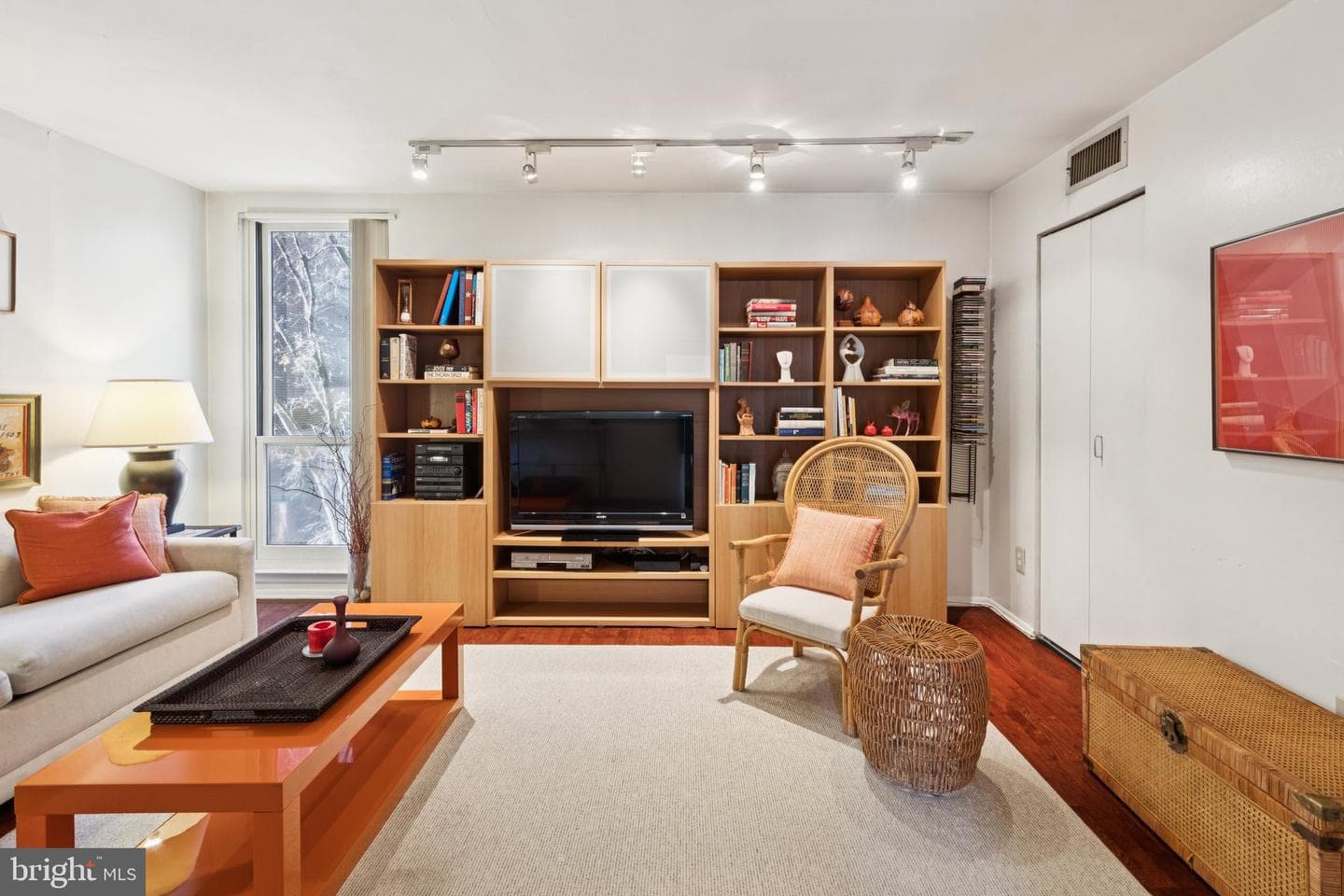 36 Saint James Court photo 14