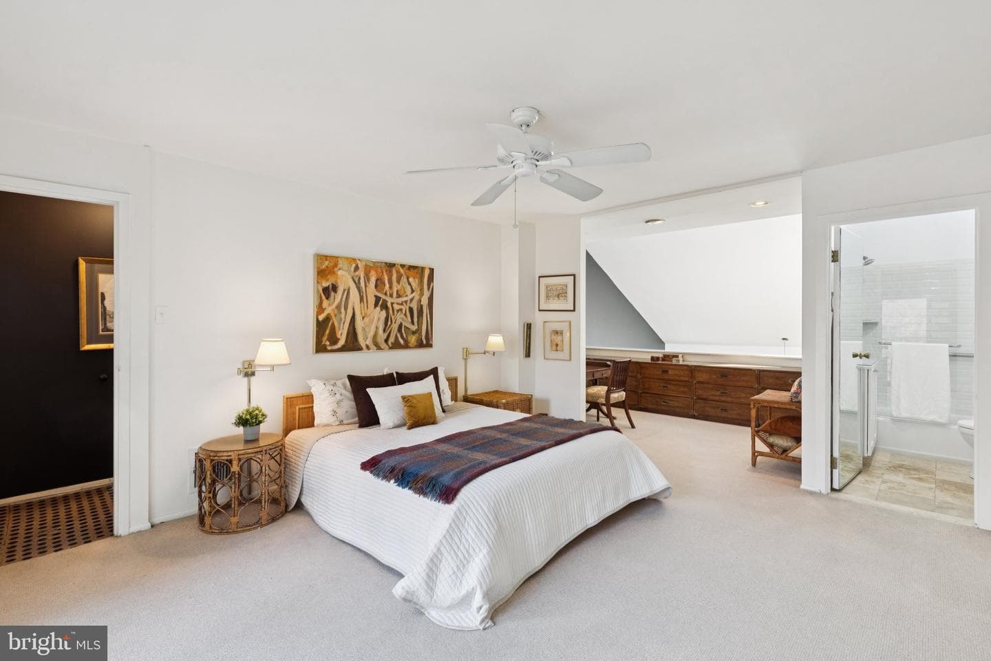 36 Saint James Court photo 17