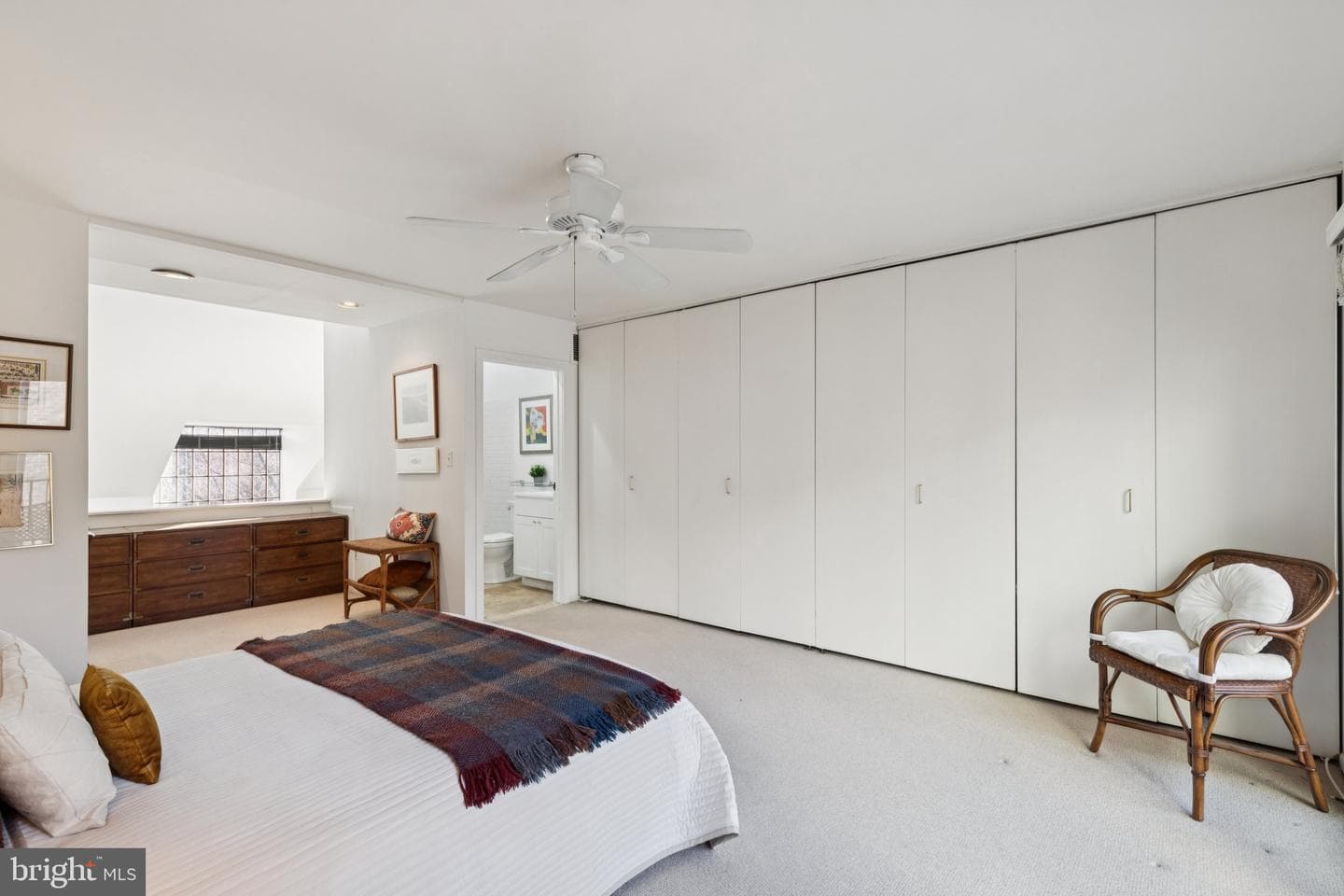 36 Saint James Court photo 18