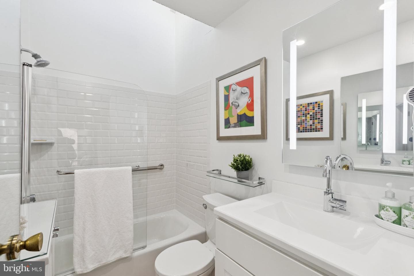 36 Saint James Court photo 19