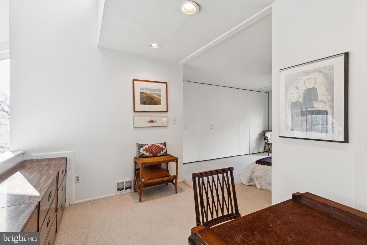 36 Saint James Court photo 23