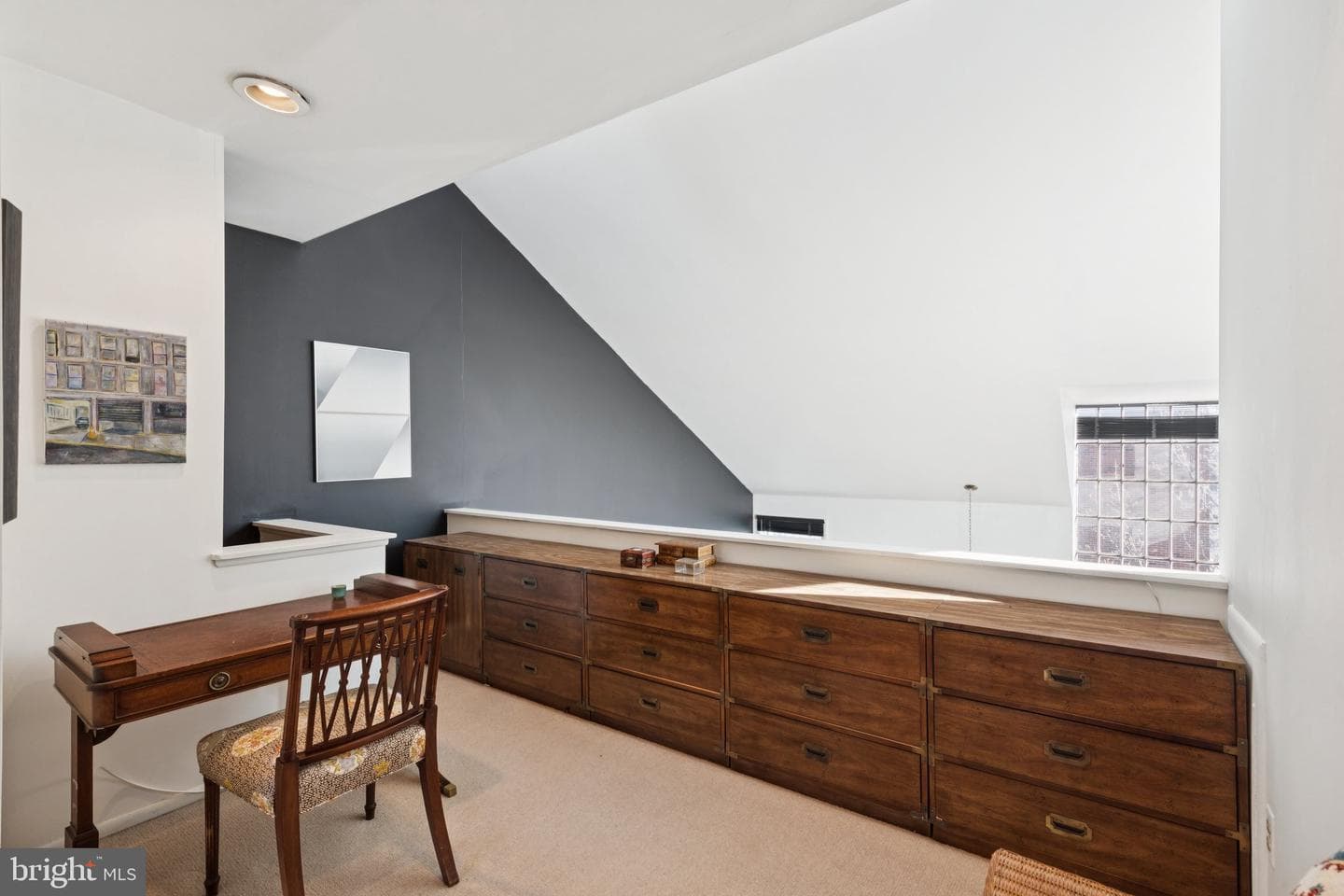 36 Saint James Court photo 24