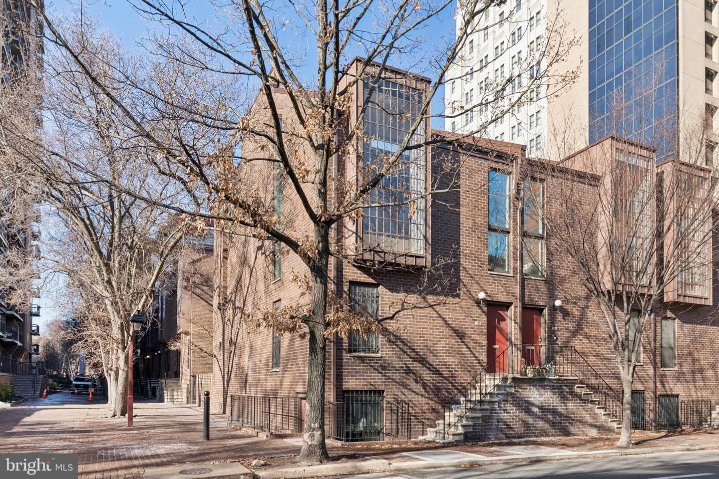 36 Saint James Court photo 29