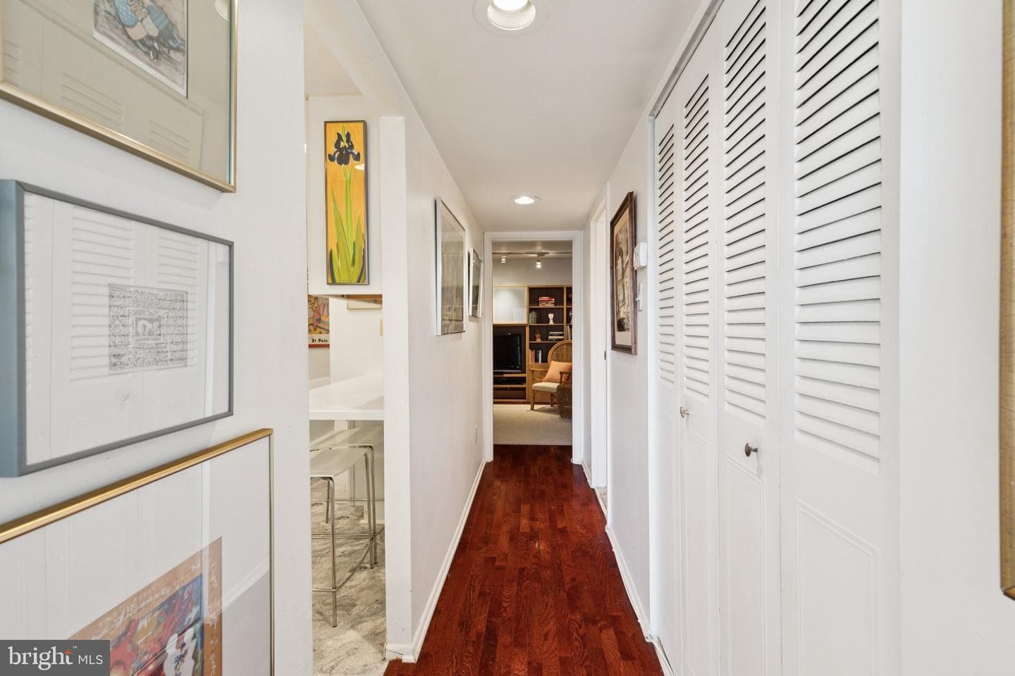 36 Saint James Court photo 7