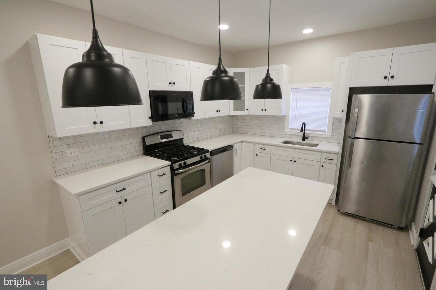 2828 Cedar Street photo 2
