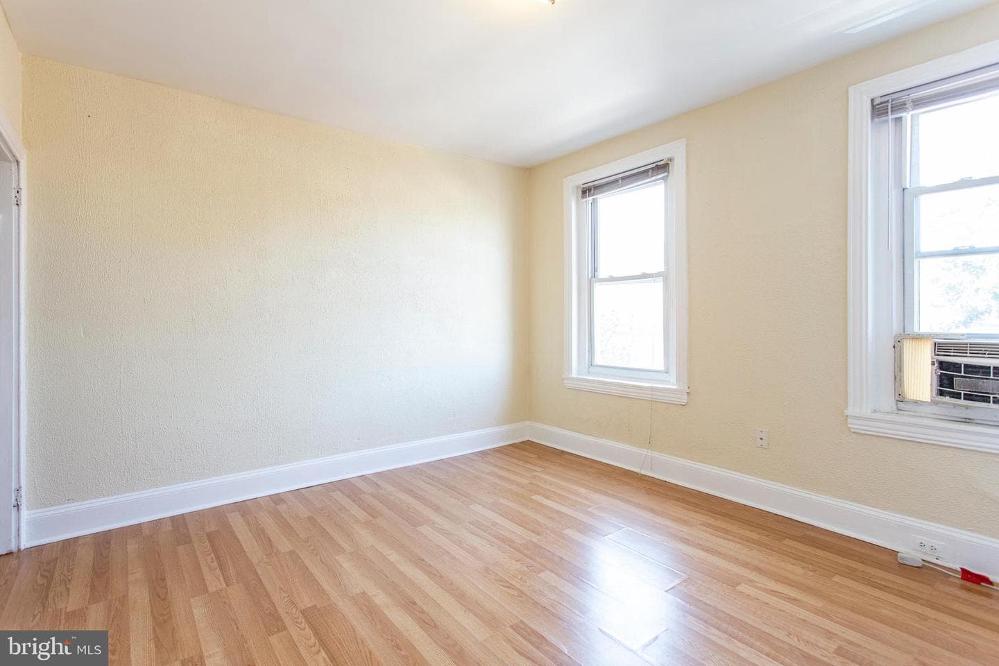 3911 Warren Street photo 22