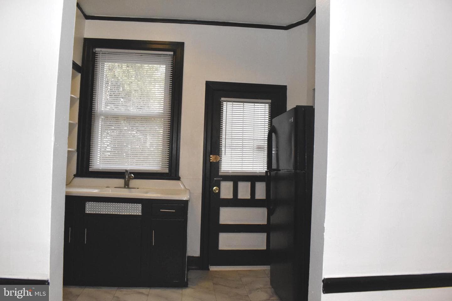 4559 N Camac Street photo 8
