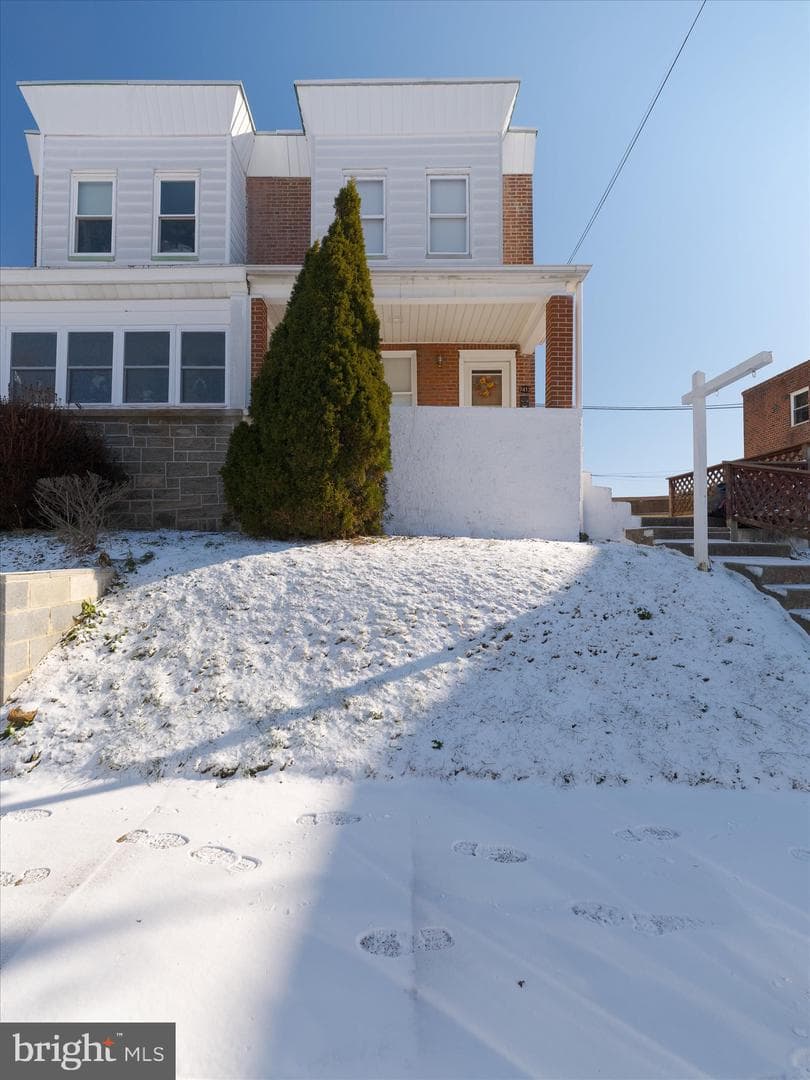 7413 Rockwell Avenue photo 2