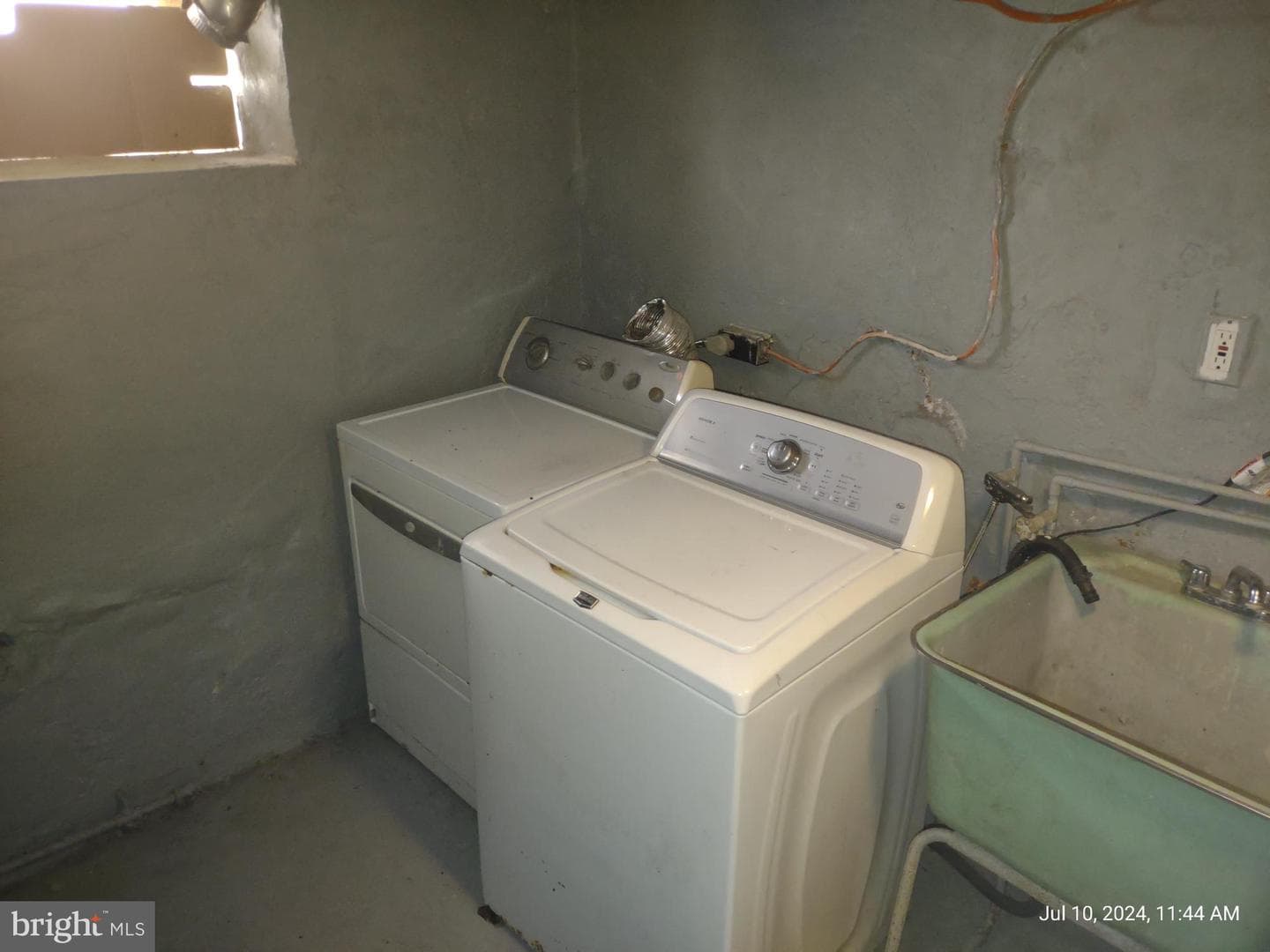 929 Brill Street photo 6