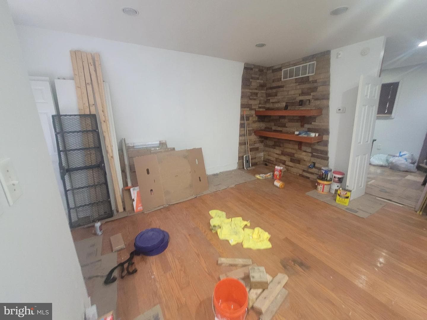 2437 S Reese Street photo 2