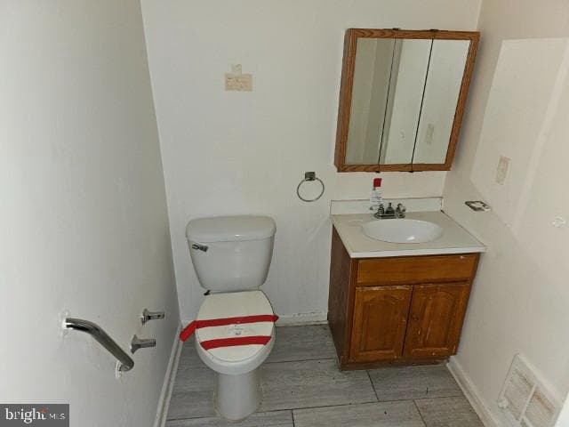 5931 Kemble Avenue photo 5