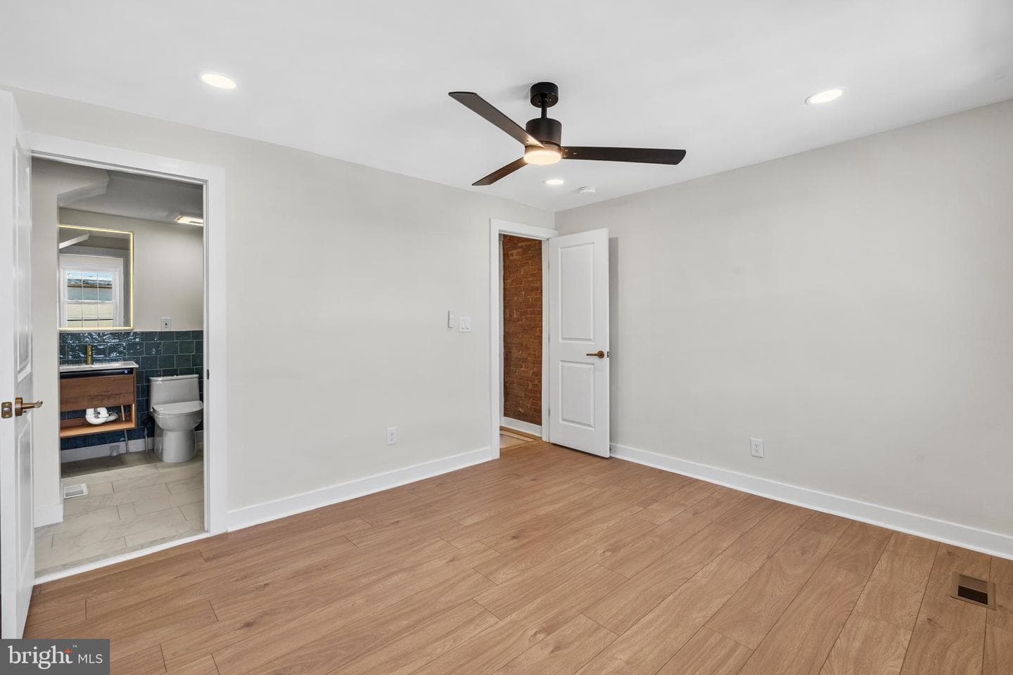 1138 S Clifton Street photo 10