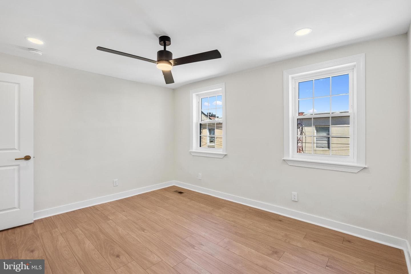 1138 S Clifton Street photo 8