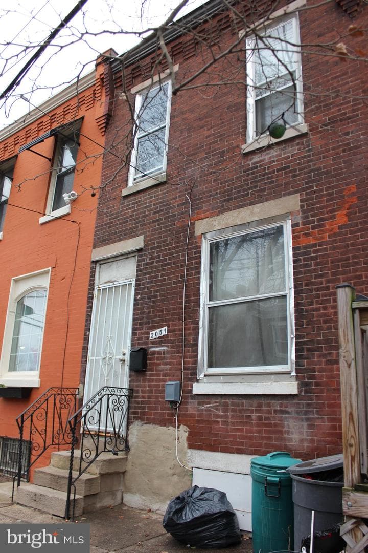 2051 Dennie Street photo 24