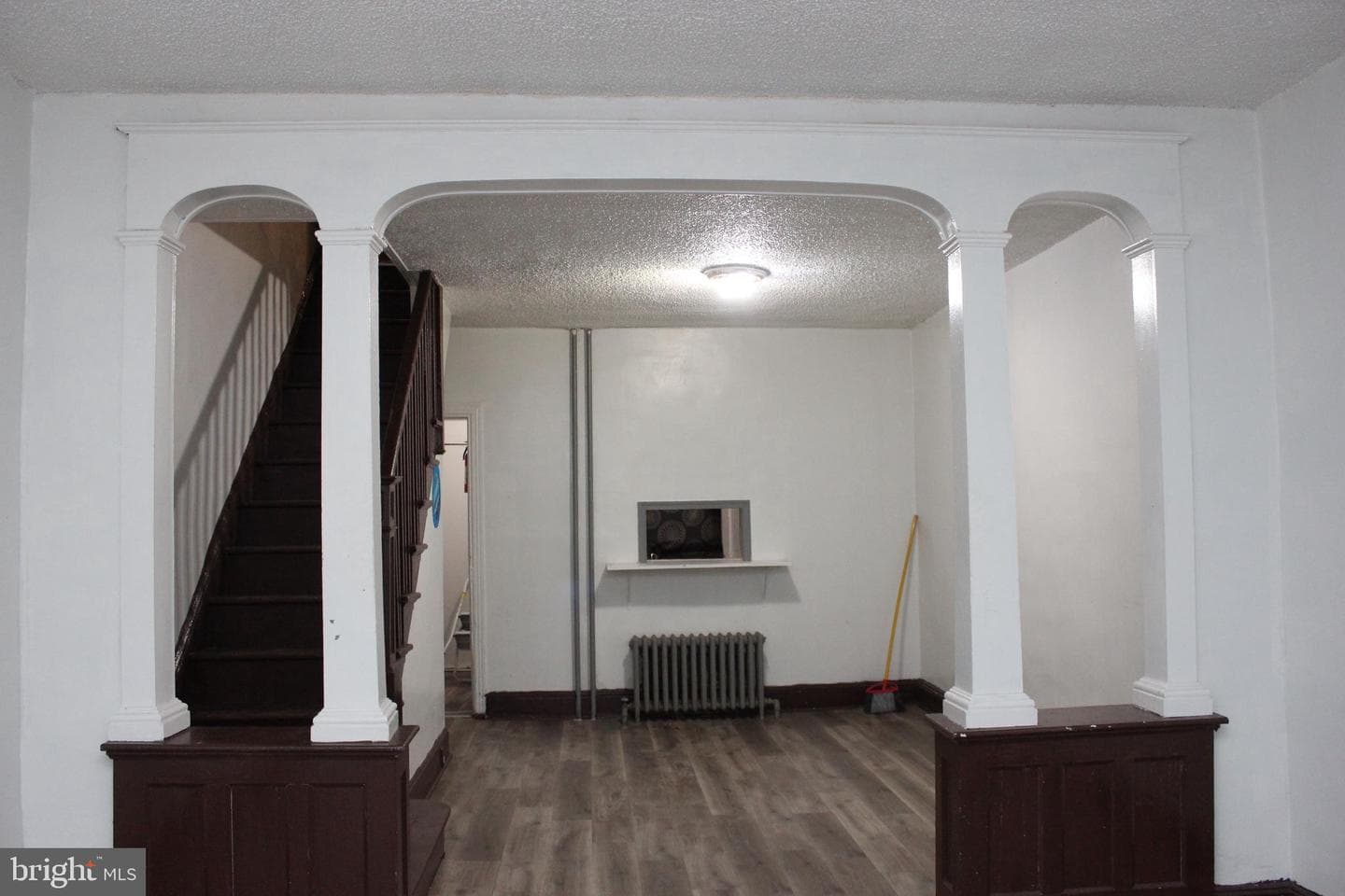 2051 Dennie Street photo 4