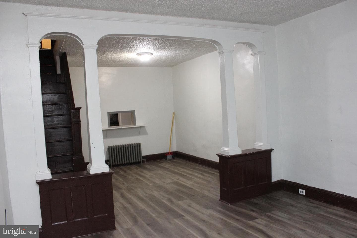 2051 Dennie Street photo 6
