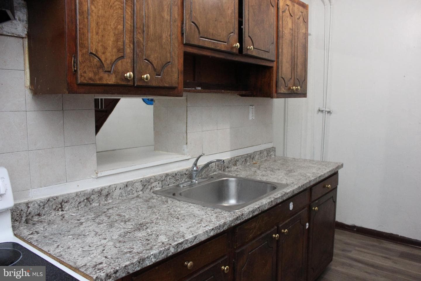 2051 Dennie Street photo 7