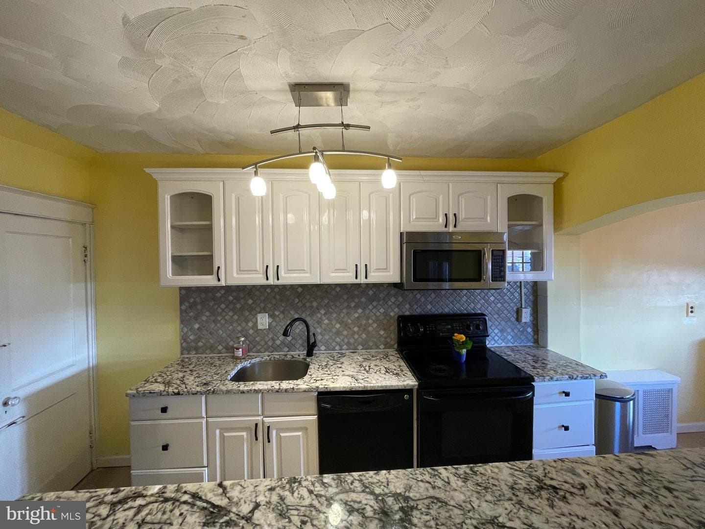 5207 Diamond Street photo 8