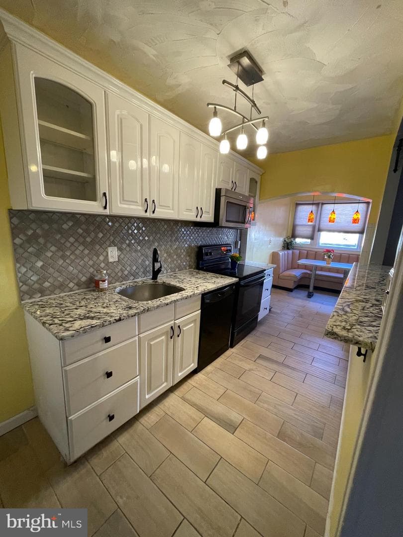 5207 Diamond Street photo 9