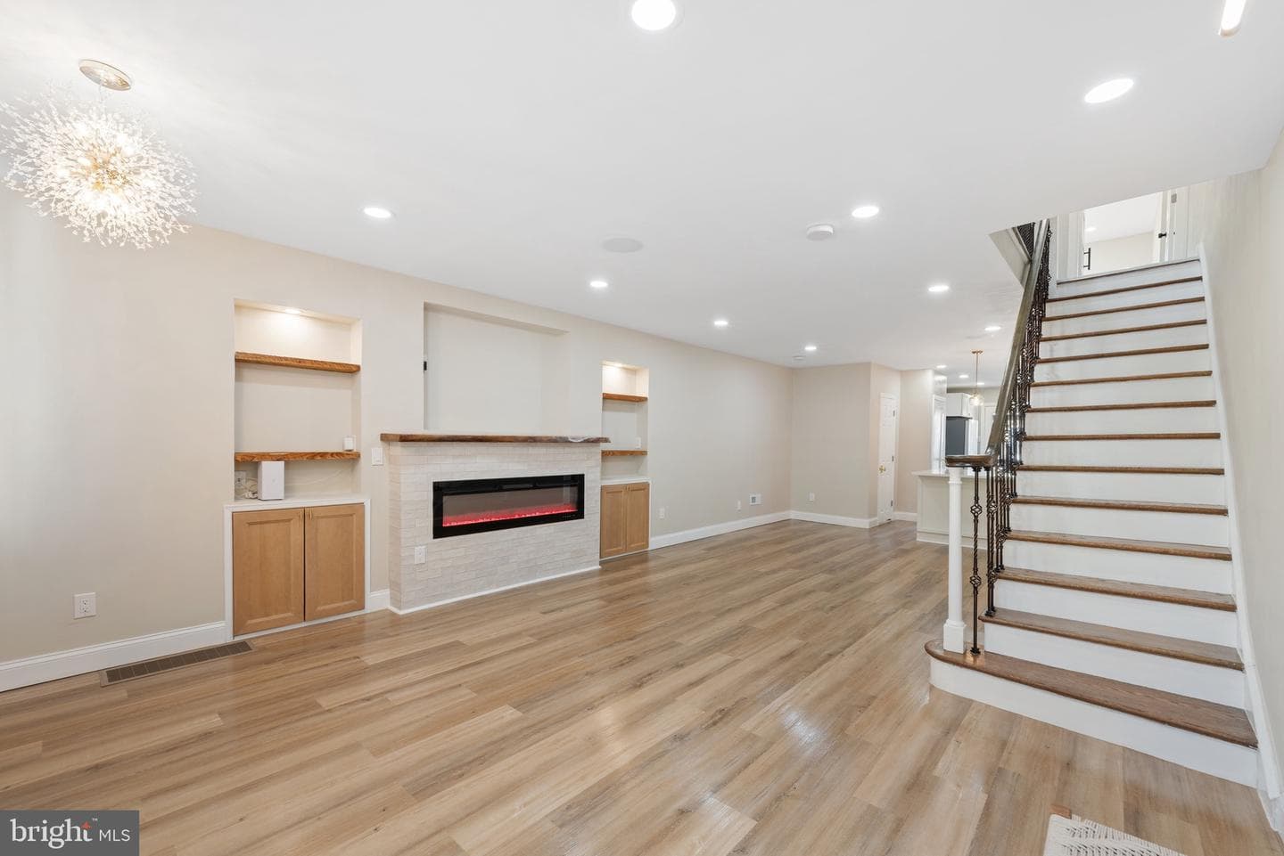 6027 Woodcrest Avenue photo 10