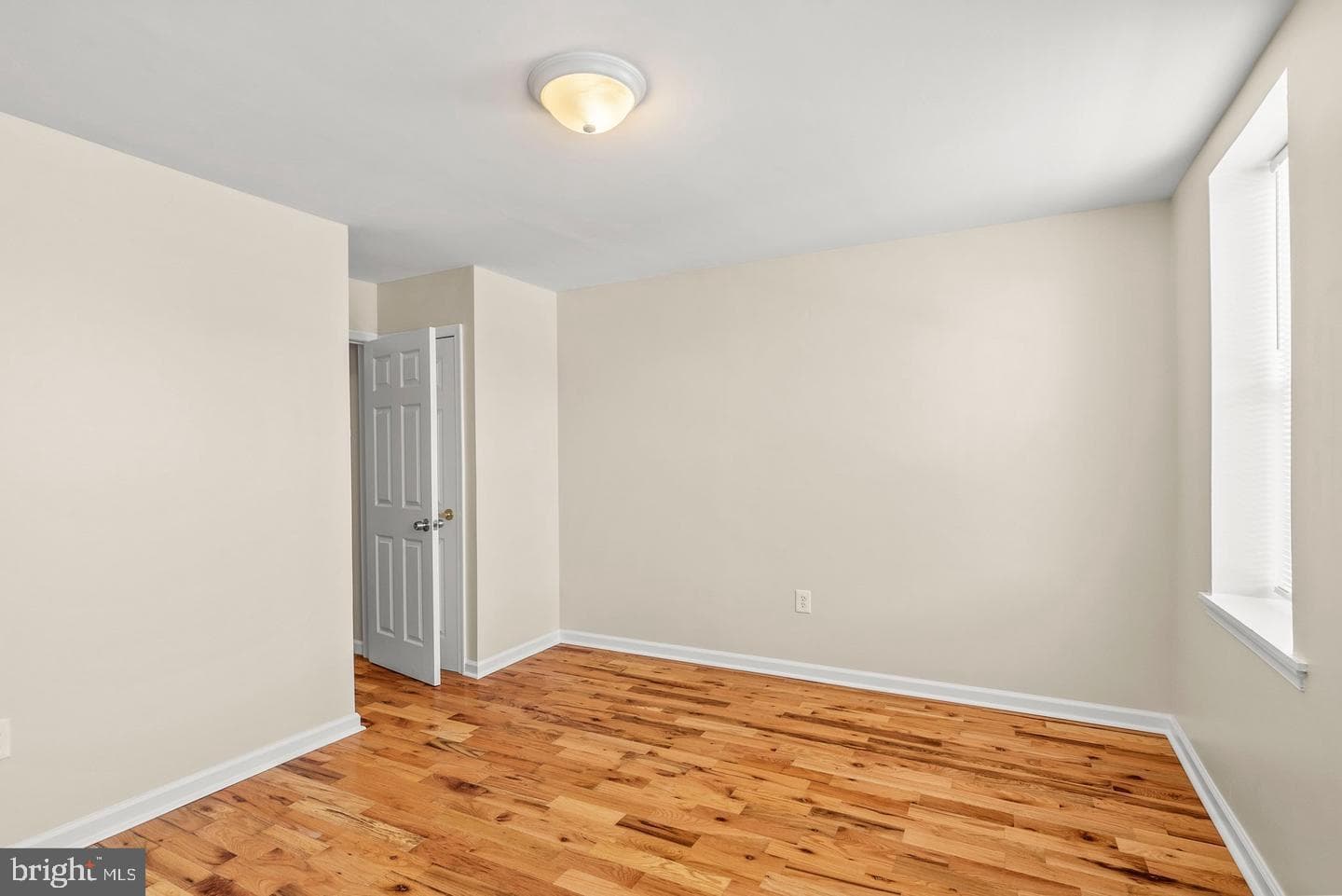 2512 N Marshall Street photo 16