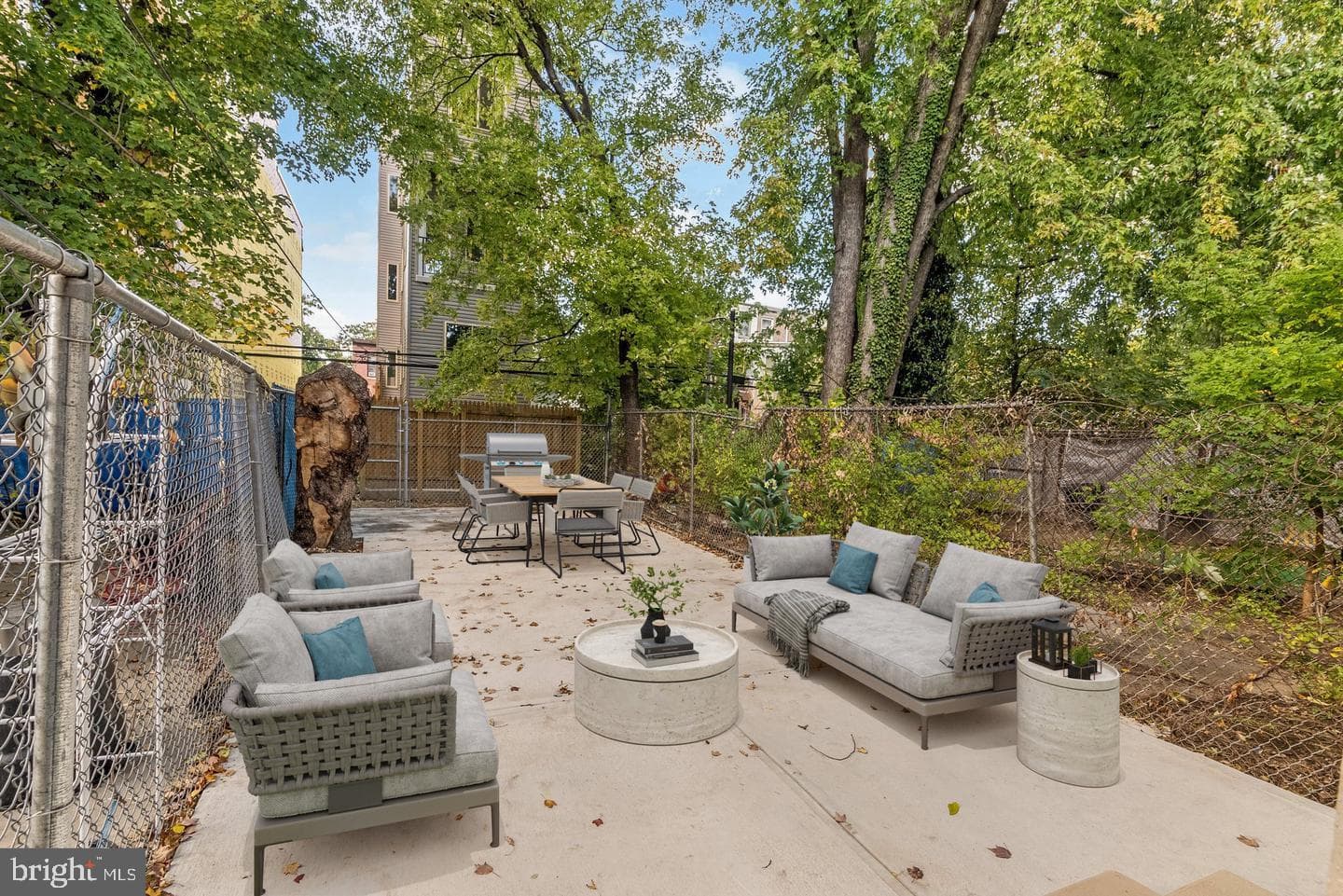 2512 N Marshall Street photo 22