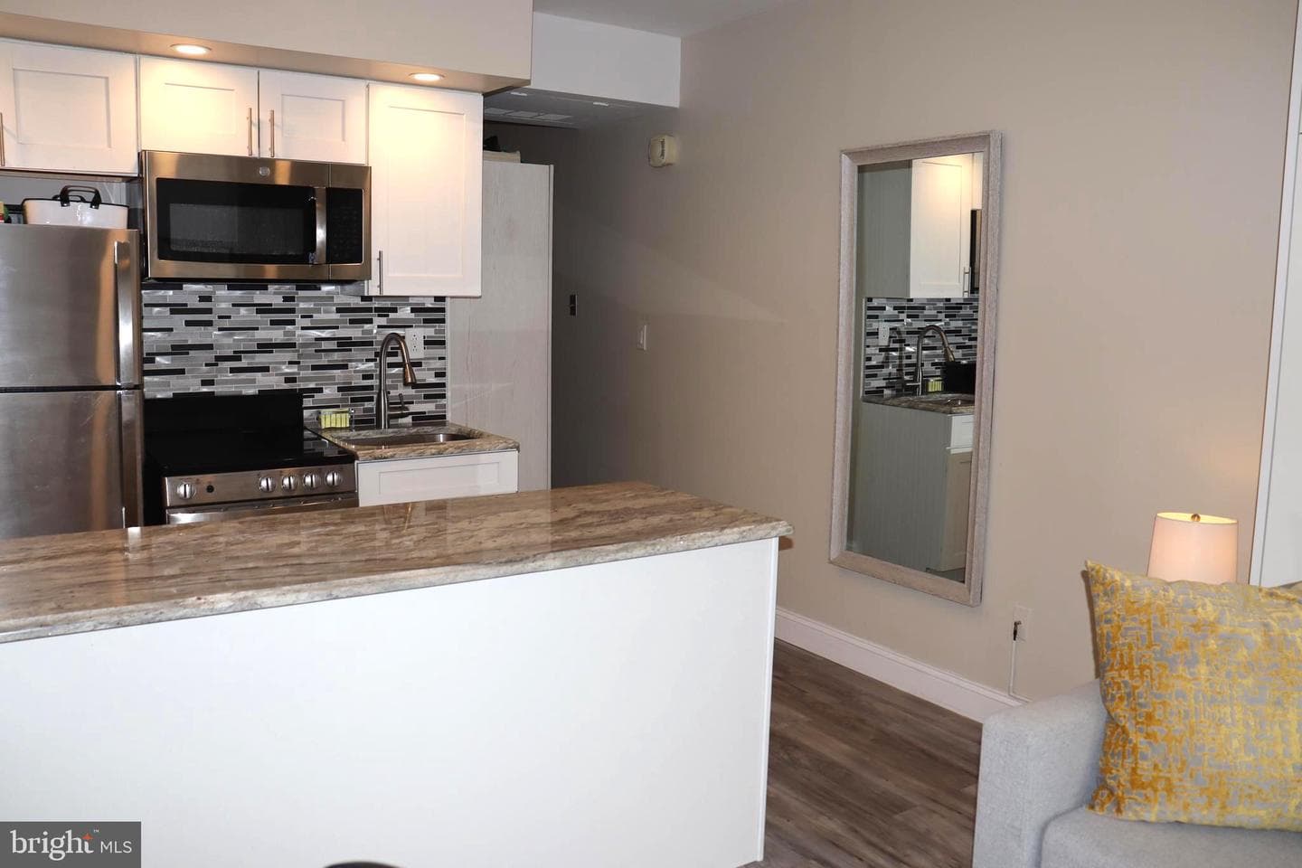 1324 Locust St # 1011 photo 6