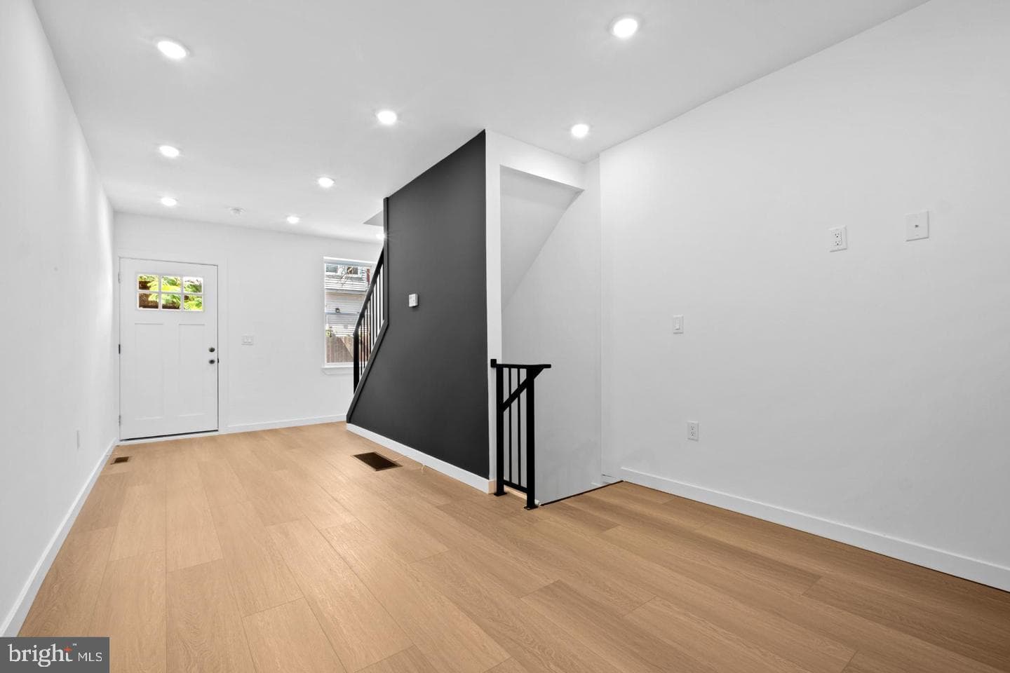 2215 N Mutter Street photo 7