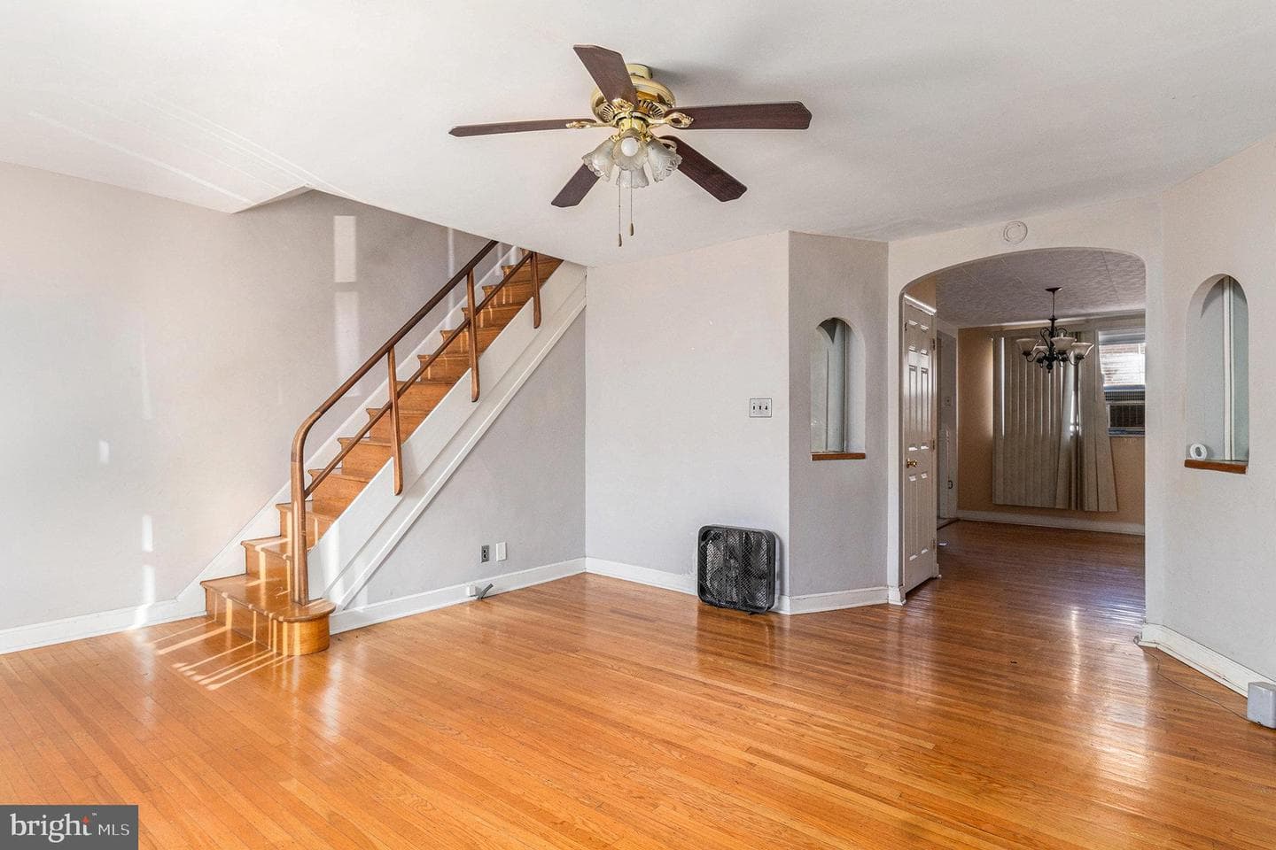 1331 Hellerman Street photo 6