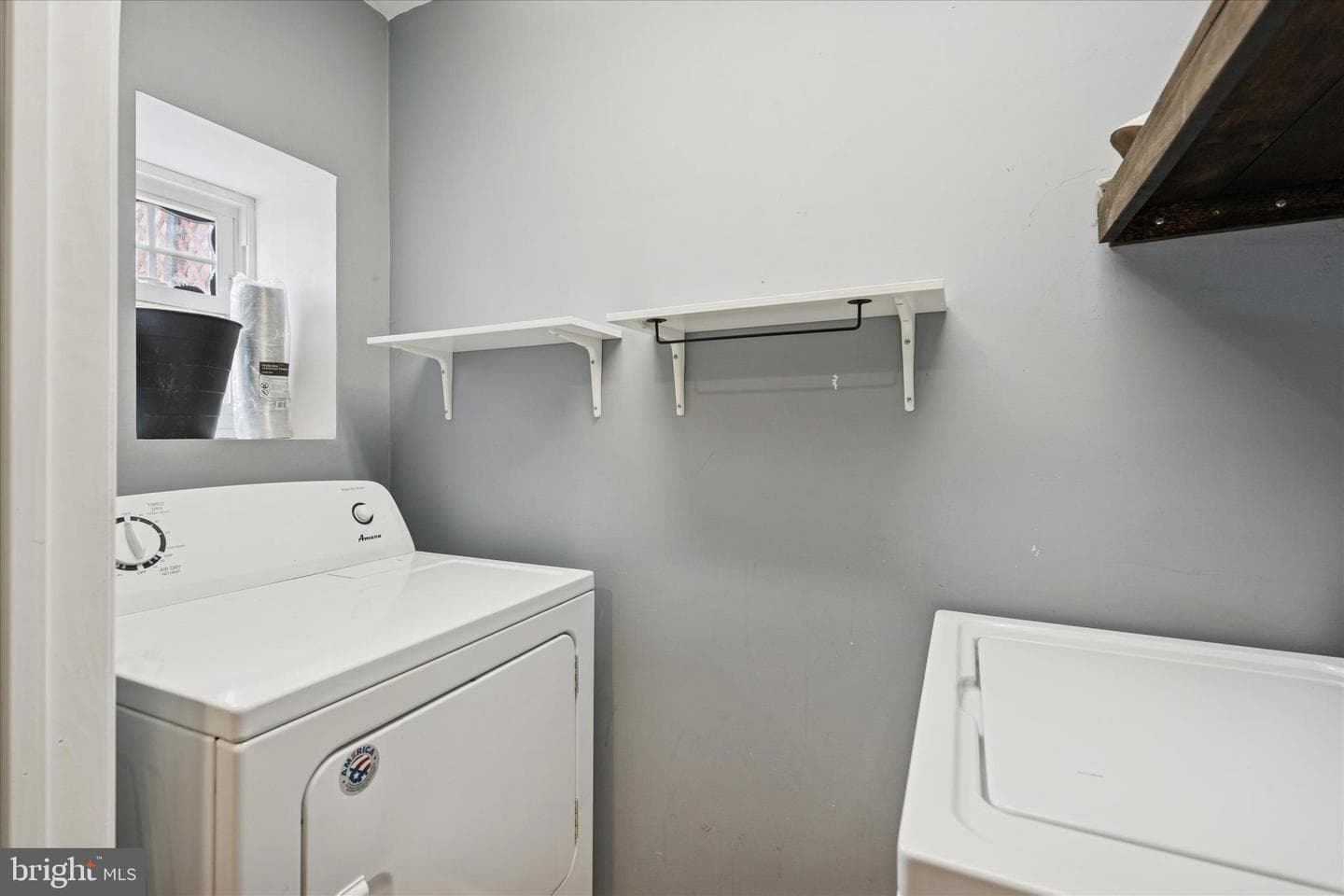 453 Parker Avenue photo 17