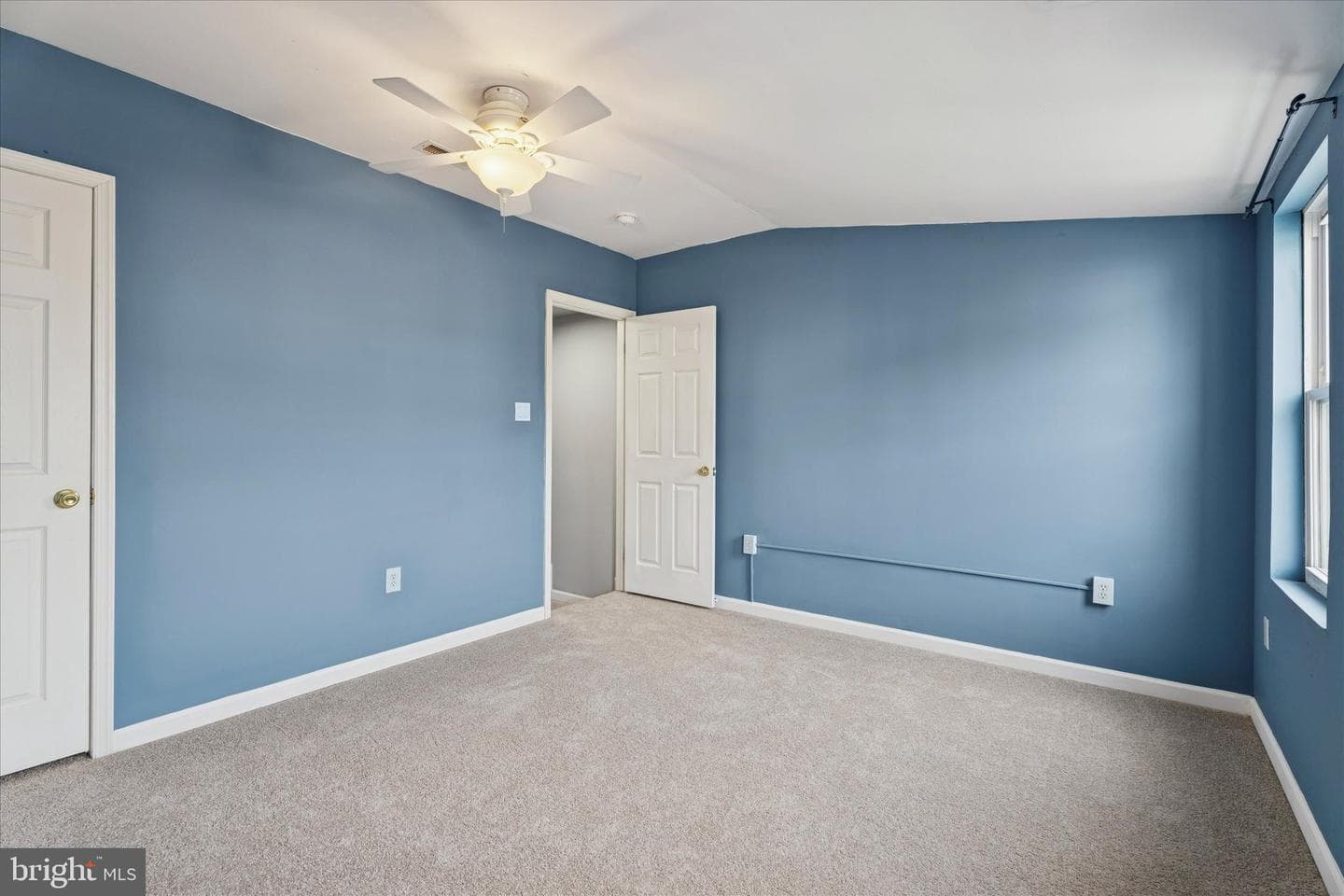 453 Parker Avenue photo 19