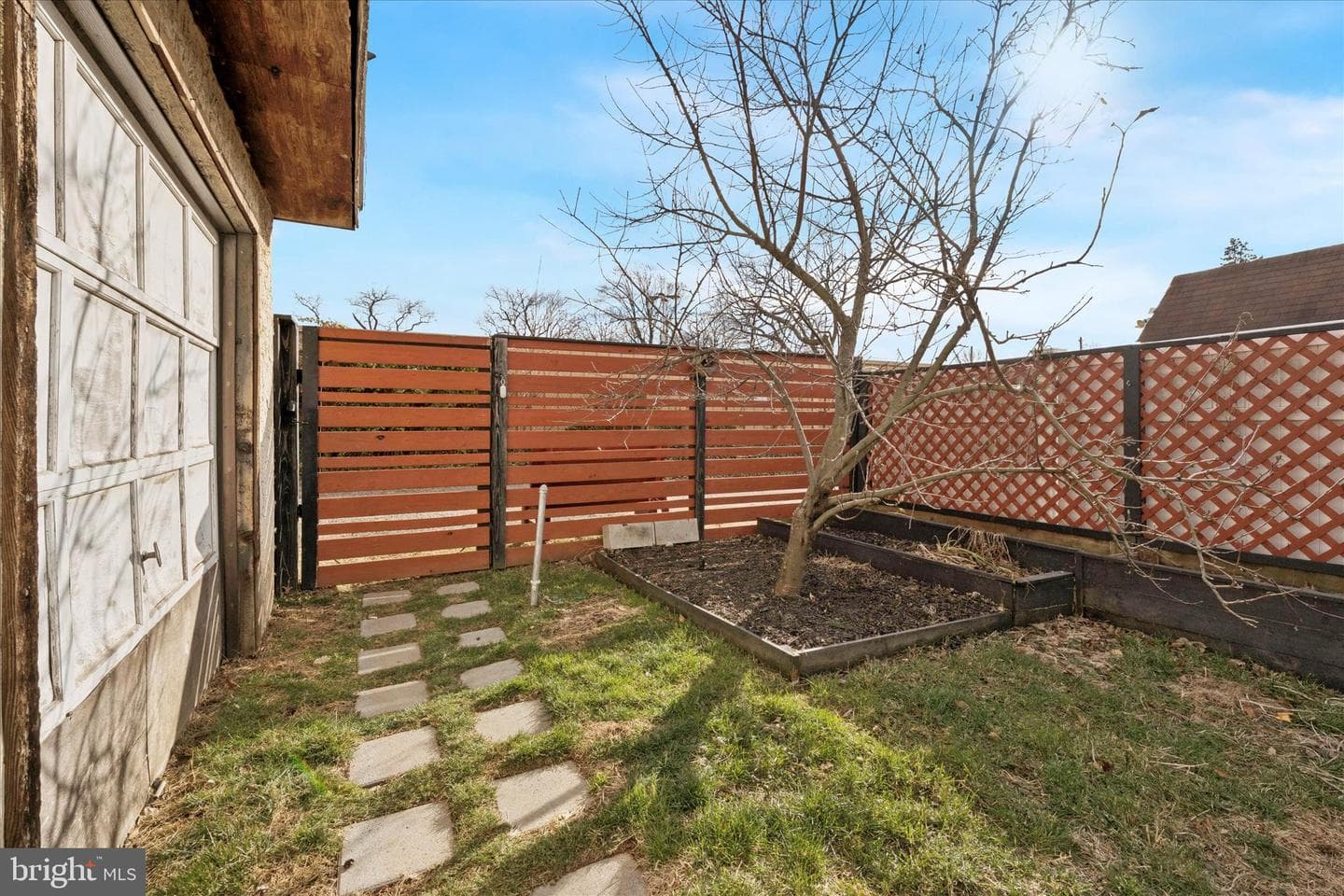 453 Parker Avenue photo 28