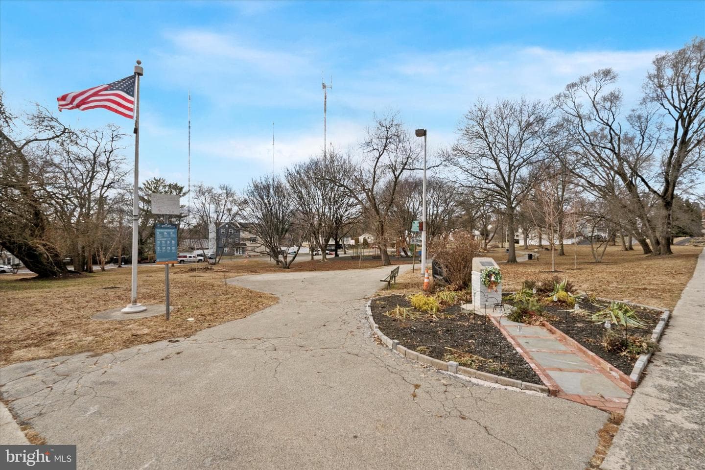 453 Parker Avenue photo 32