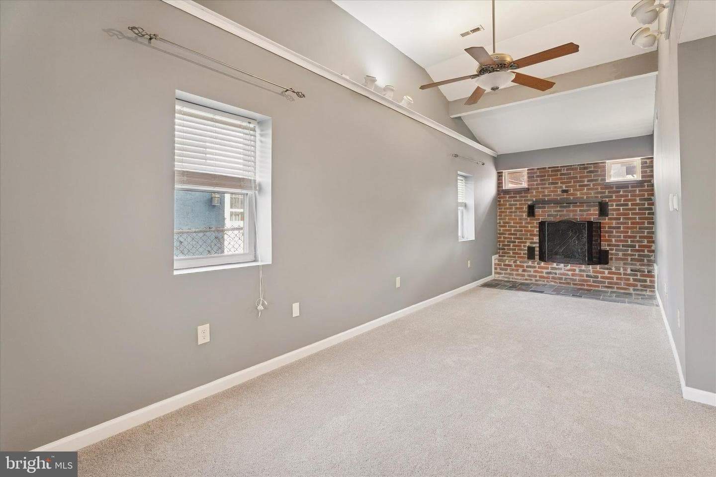 453 Parker Avenue photo 7