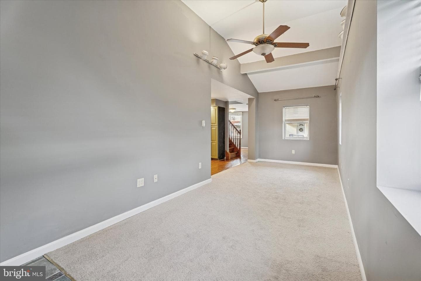 453 Parker Avenue photo 9