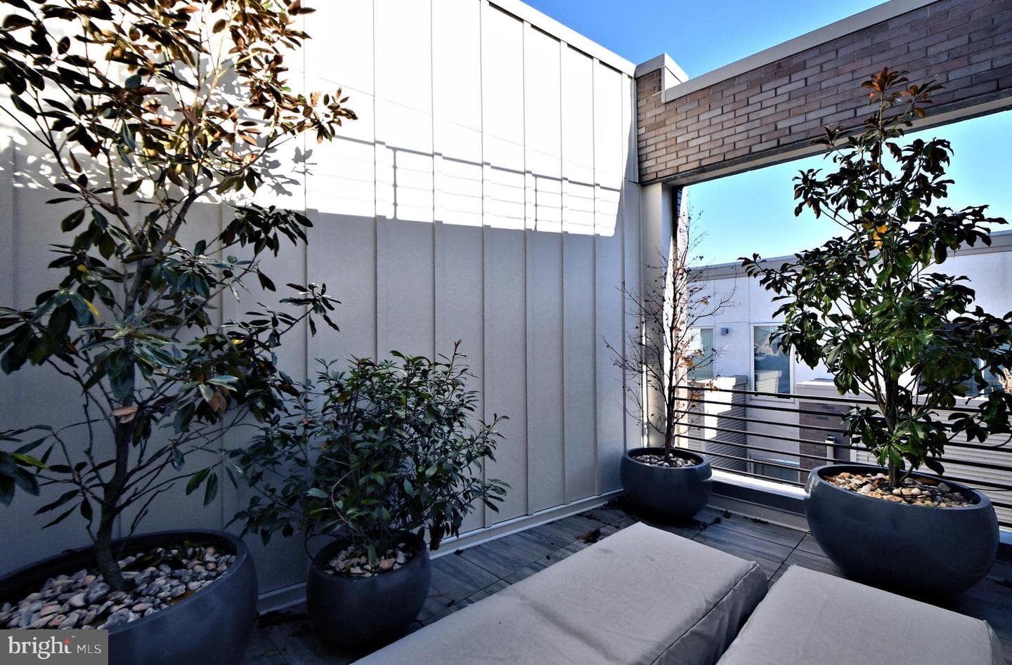 624 N Bodine Street photo 94
